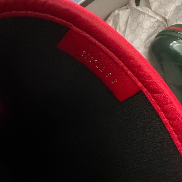 Gucci rain boots never worn! Been in back of closet collecting dust! - Picture 5 of 7